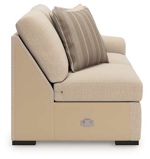 LadyMae Sectional with Chaise - Atchison Furniture Company (Atchison, KS)