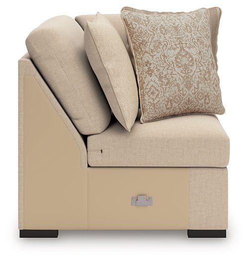 LadyMae Sectional with Chaise - Atchison Furniture Company (Atchison, KS)